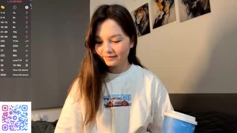 Snapshot of kassandrataulbee chatting on October 5, 2:04 pm Kira online show from October 5, 2:04 pm