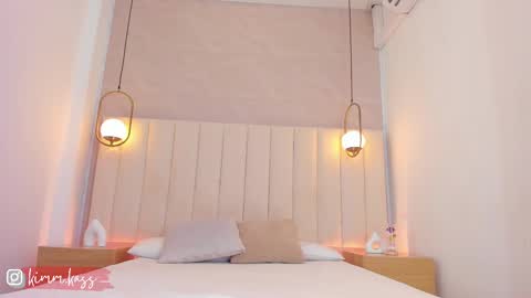 Snapshot of kassia_kim chatting on September 15, 4:23 am Kassia online show from September 15, 4:23 am