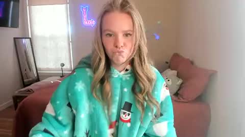 Kitty Kat online show from December 1, 9:48 pm