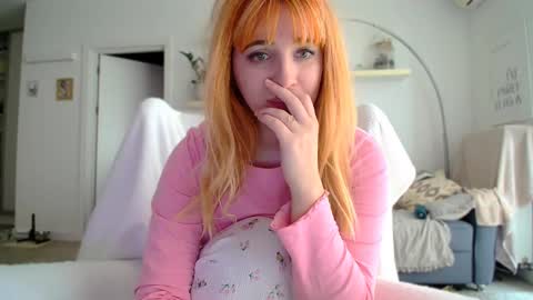 Snapshot of kat_here chatting on October 22, 9:42 am Katya online show from October 22, 9:42 am