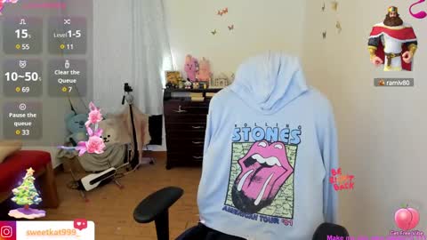 Snapshot of kat_ly_chan chatting on December 1, 7:36 pm Kat       online show from December 1, 7:36 pm