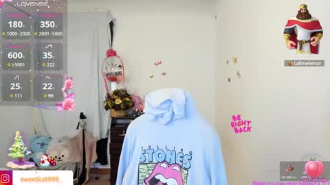 Snapshot of kat_ly_chan chatting on December 20, 7:28 pm Kat       online show from December 20, 7:28 pm