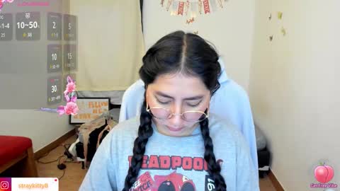 Snapshot of kat_ly_chan chatting on November 21, 1:54 pm Kat online show from November 21, 1:54 pm