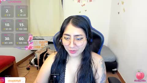 Snapshot of kat_ly_chan chatting on November 26, 8:10 pm Kat online show from November 26, 8:10 pm