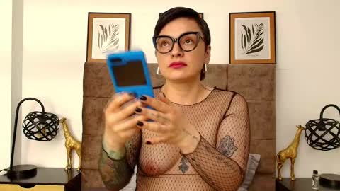 Snapshot of kat_paradisse chatting on October 28, 8:22 pm kat paradisse online show from October 28, 8:22 pm