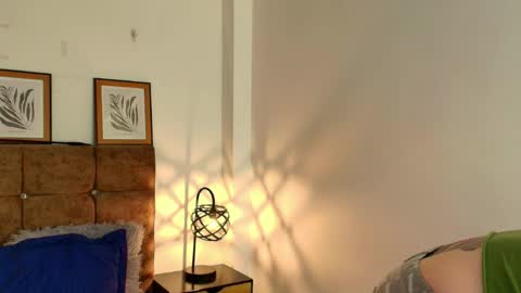 kat paradisse online show from April 5, 11:40 am