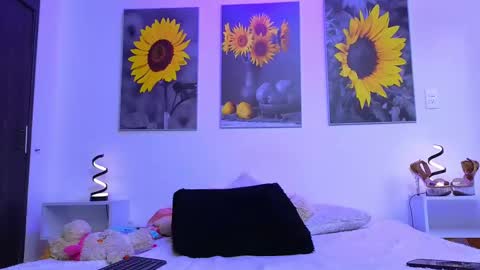 Snapshot of kata_lhella chatting on February 10, 9:15 pm Katalina online show from February 10, 9:15 pm