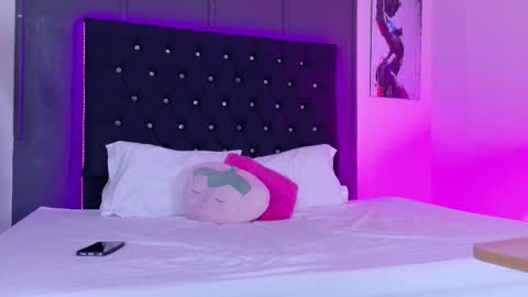 Snapshot of kataaleya__12 chatting on November 15, 12:13 pm kataaleya__12 online show from November 15, 12:13 pm