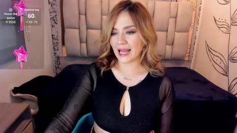 Snapshot of katahoot_ chatting on November 5, 8:09 pm K A T A H O O T online show from November 5, 8:09 pm