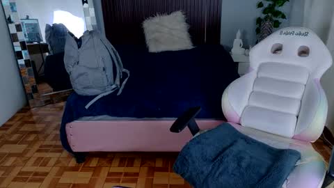 kate online show from October 18, 9:15 pm