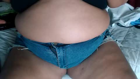 Snapshot of kataleyabig69 chatting on December 4, 4:27 pm katele online show from December 4, 4:27 pm