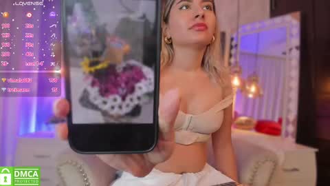 Kat online show from February 14, 3:05 pm