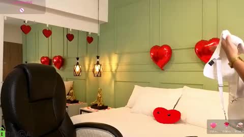 Kat online show from February 12, 11:38 am