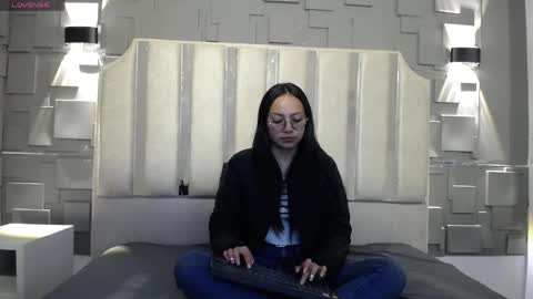 Katalina online show from April 18, 2:54 pm