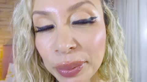 Snapshot of katalinahell chatting on February 2, 10:06 pm katalinahell online show from February 2, 10:06 pm