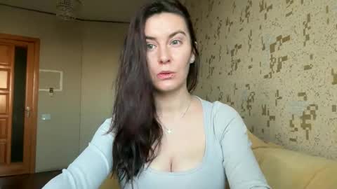 Snapshot of katalinaqe chatting on February 4, 6:30 am KatalinaQE online show from February 4, 6:30 am