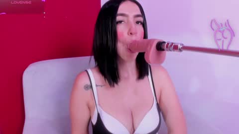 Snapshot of kate_bunny_ chatting on February 7, 11:45 am Kate online show from February 7, 11:45 am