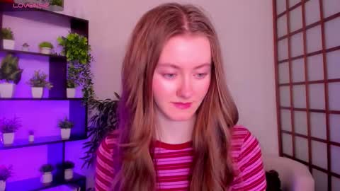 Snapshot of kate_cuddle chatting on November 25, 2:33 am Kate online show from November 25, 2:33 am