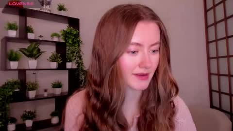 Snapshot of kate_cuddle chatting on December 15, 3:22 am Kate online show from December 15, 3:22 am