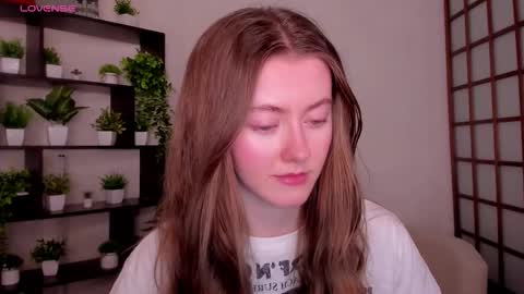 Snapshot of kate_cuddle chatting on December 16, 2:27 am Kate online show from December 16, 2:27 am