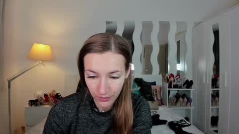 kate_redgar online show from December 11, 9:19 am