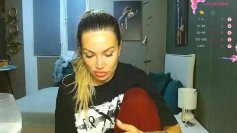 Snapshot of kate_space chatting on November 4, 3:22 pm Therapist online show from November 4, 3:22 pm