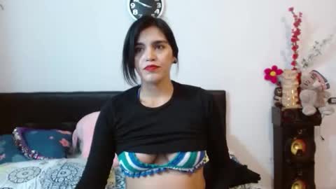 Snapshot of kateangelly chatting on November 21, 2:32 am kateangelly online show from November 21, 2:32 am