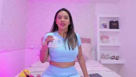 Snapshot of kateboisson chatting on November 28, 9:06 pm Kate Boisson online show from November 28, 9:06 pm