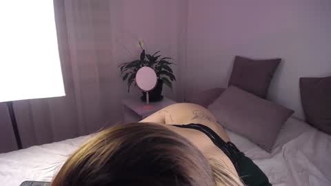 Snapshot of katejolie chatting on January 25, 8:31 am Help me with rate thanks online show from January 25, 8:31 am