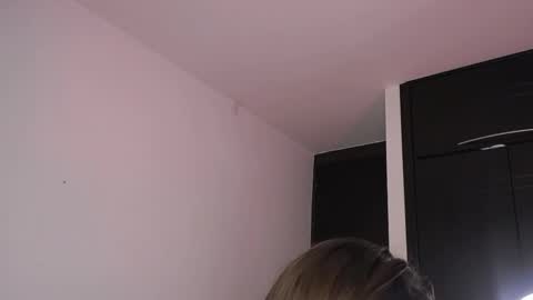 Snapshot of katejolie chatting on February 26, 8:04 am Help me with rate thanks online show from February 26, 8:04 am