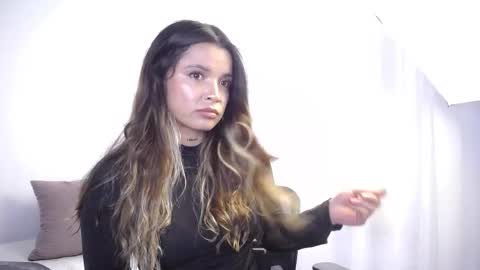 Snapshot of katejolie chatting on November 20, 3:45 pm Help me with rate thanks online show from November 20, 3:45 pm