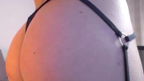 Snapshot of katejolie chatting on November 25, 5:18 am Help me with rate thanks online show from November 25, 5:18 am