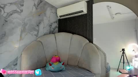 Im Katherine but call me Kate  online show from February 3, 12:14 pm