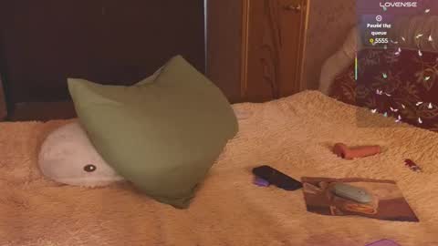 Snapshot of kateslil chatting on February 8, 1:43 am Kate online show from February 8, 1:43 am