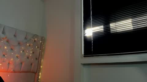 Snapshot of katestone_again chatting on January 10, 2:34 pm love meeee online show from January 10, 2:34 pm