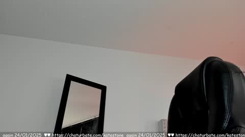 Snapshot of katestone_again chatting on January 24, 6:14 pm love meeee online show from January 24, 6:14 pm