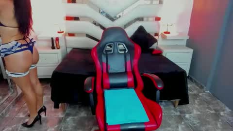 kate Tompson online show from September 18, 12:51 pm