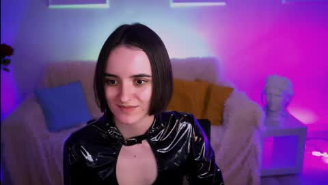 katewillows online show from April 20, 4:48 am