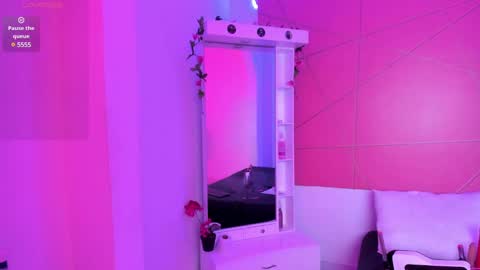 Snapshot of katey_curvy01 chatting on December 23, 2:45 am katey Curvy01 online show from December 23, 2:45 am