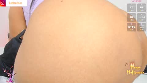 Snapshot of kathefoxx chatting on October 21, 1:50 am Emma online show from October 21, 1:50 am