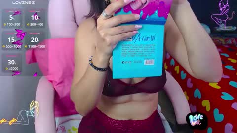 Snapshot of kathelatin4u chatting on November 6, 12:44 am kathelatin4u online show from November 6, 12:44 am