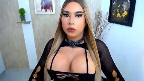 Snapshot of katherine_bigcock24 chatting on September 24, 8:01 pm KATHERINE online show from September 24, 8:01 pm