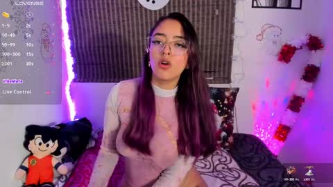 Snapshot of kathhoney1 chatting on December 28, 3:26 am Kath online show from December 28, 3:26 am