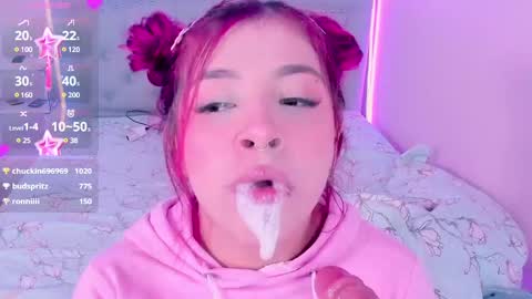 Snapshot of kathia_saenz chatting on December 21, 10:28 am Kathia  online show from December 21, 10:28 am