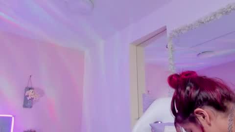 Snapshot of kathia_saenz chatting on February 18, 9:43 am Kathia  online show from February 18, 9:43 am