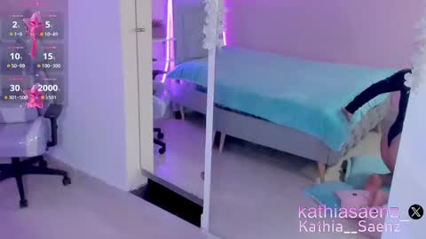 Snapshot of kathia_saenz chatting on February 20, 3:45 am Kathia  online show from February 20, 3:45 am