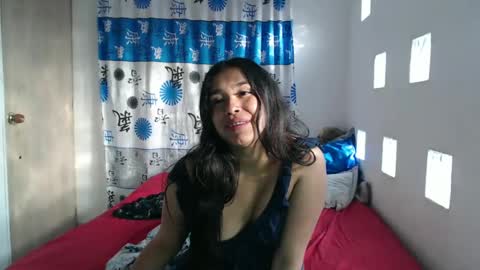 Snapshot of kathiie_ chatting on February 27, 12:13 pm K A T H I E online show from February 27, 12:13 pm