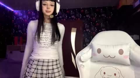 Luna online show from February 19, 3:19 pm