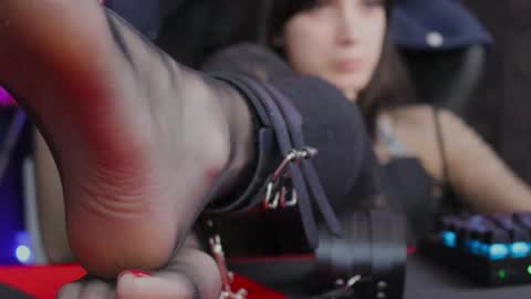 kathleen_frost online show from December 13, 10:30 am