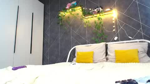 KathrineBerry online show from April 15, 2:40 am